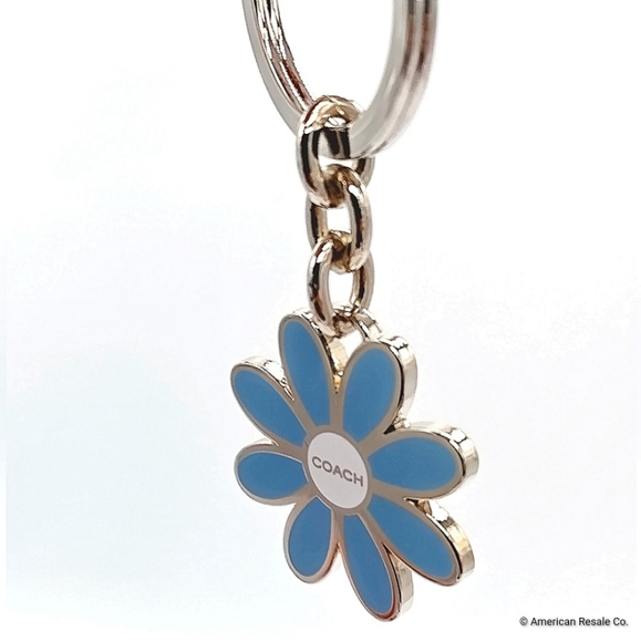 *READ* COACH Vintage Sky Blue Daisy Flower Enamel Keychain FOB Purse Charm - Picture 2 of 6